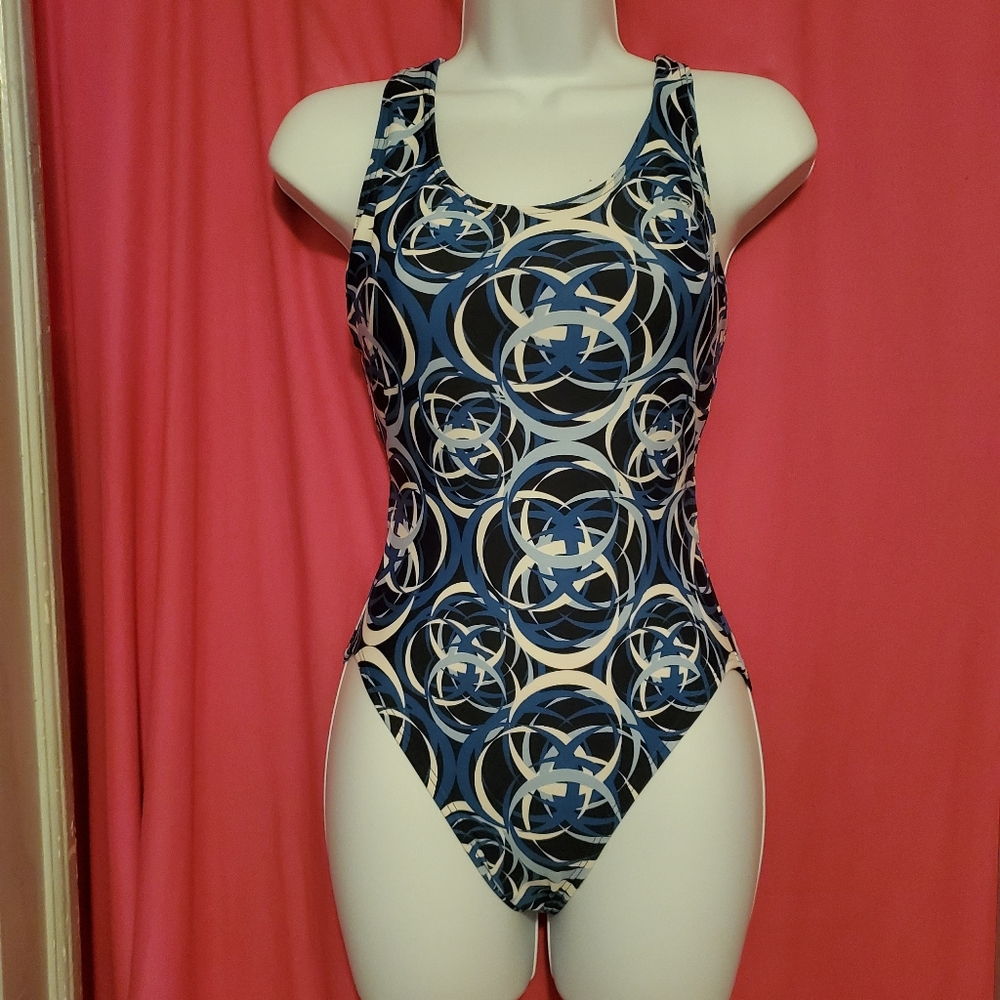 #818 NEW WITH TAGS Champion swimsuit